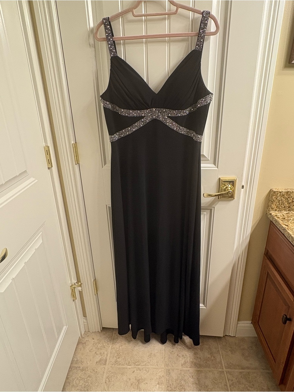 Cachet Vintage NWT Long Black V-Neck Evening Gown Rhinestone Embellished Size 16